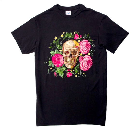 Skull & Roses🌹 Graphic Tee - Picture 6 of 6